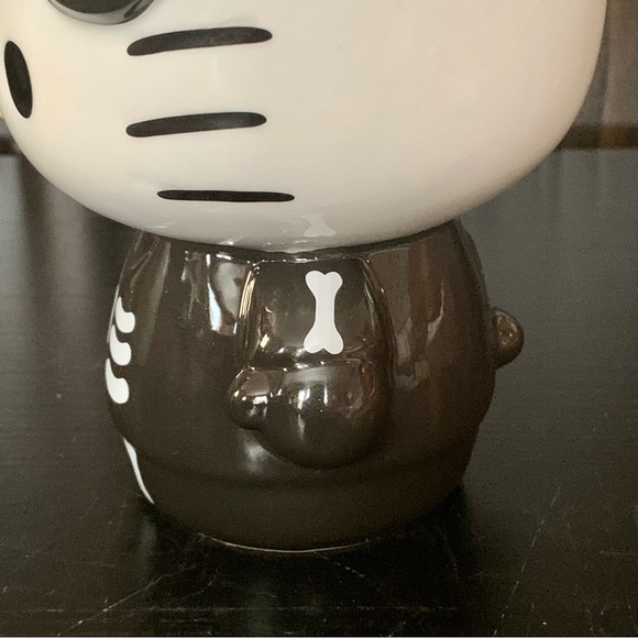 HTF - Hello Kitty Skeleton 20oz Figural Halloween Mug - Picture 8 of 14